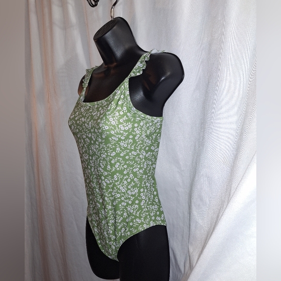 SHEIN Green and White Floral Swimsuit - Picture 3 of 7